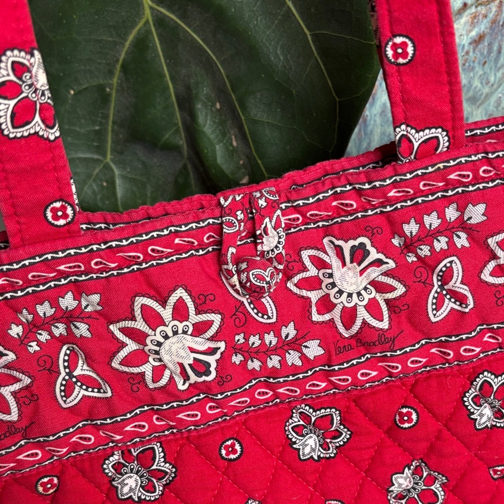 Vera Bradley retired "Red Bandana" Red Floral Miller Tote Bag - Picture 4 of 6